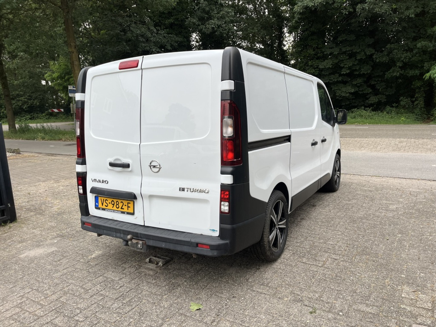 Foto van Opel Vivaro-b