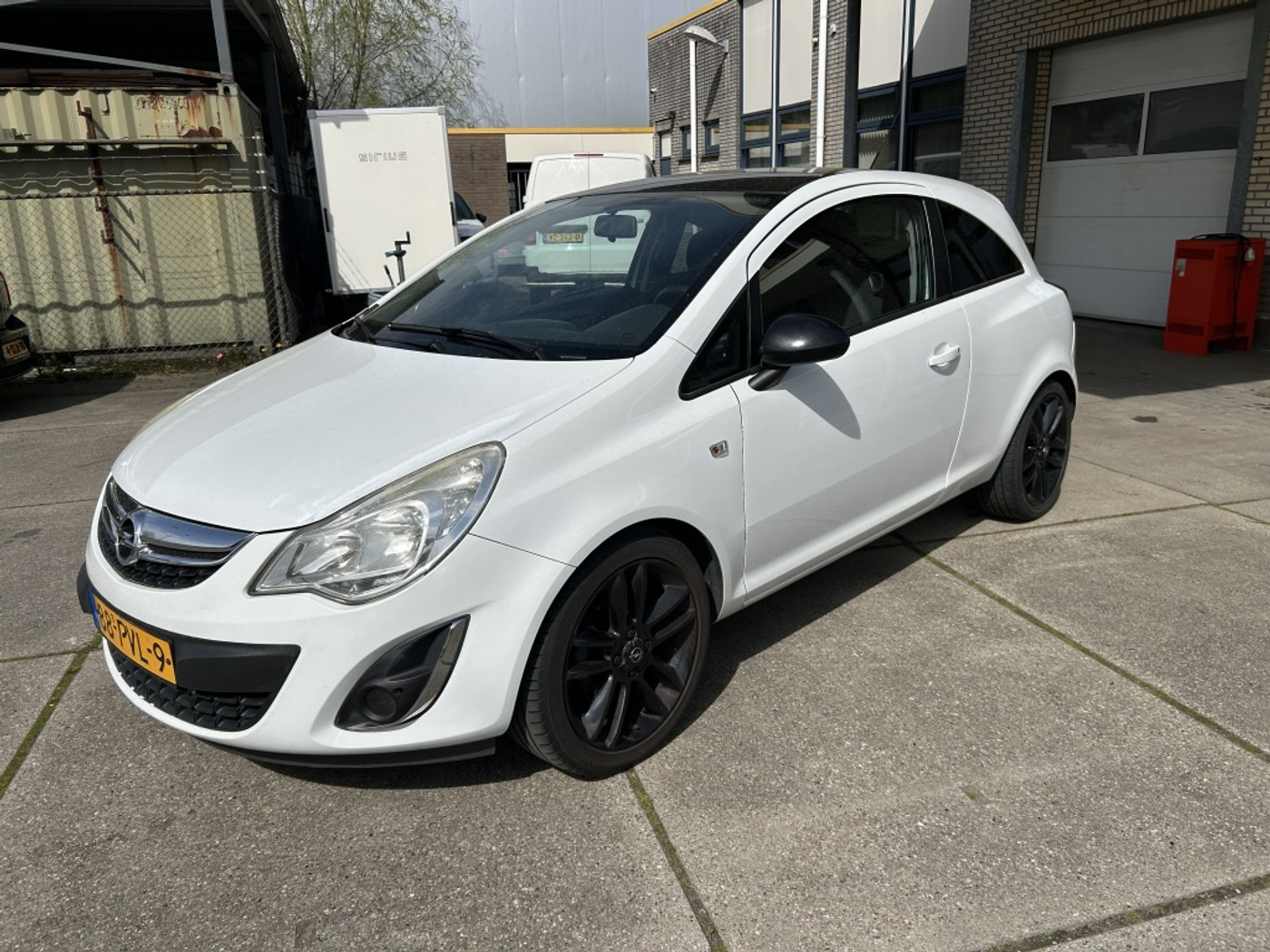Opel Corsa 1.4-16V Color Edition 2011 - voorkant