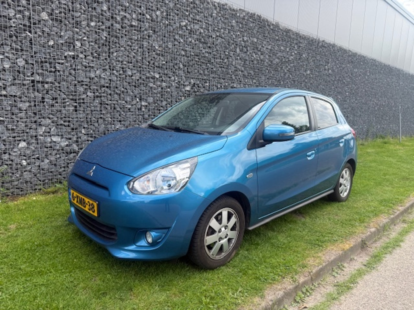 Mitsubishi Mitsubishi Space Star 1.0 Intense Keyless/Airco 2014 - voorkant