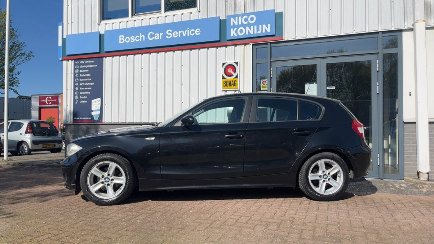 BMW 1er Reihe 116i 2006 - voorkant