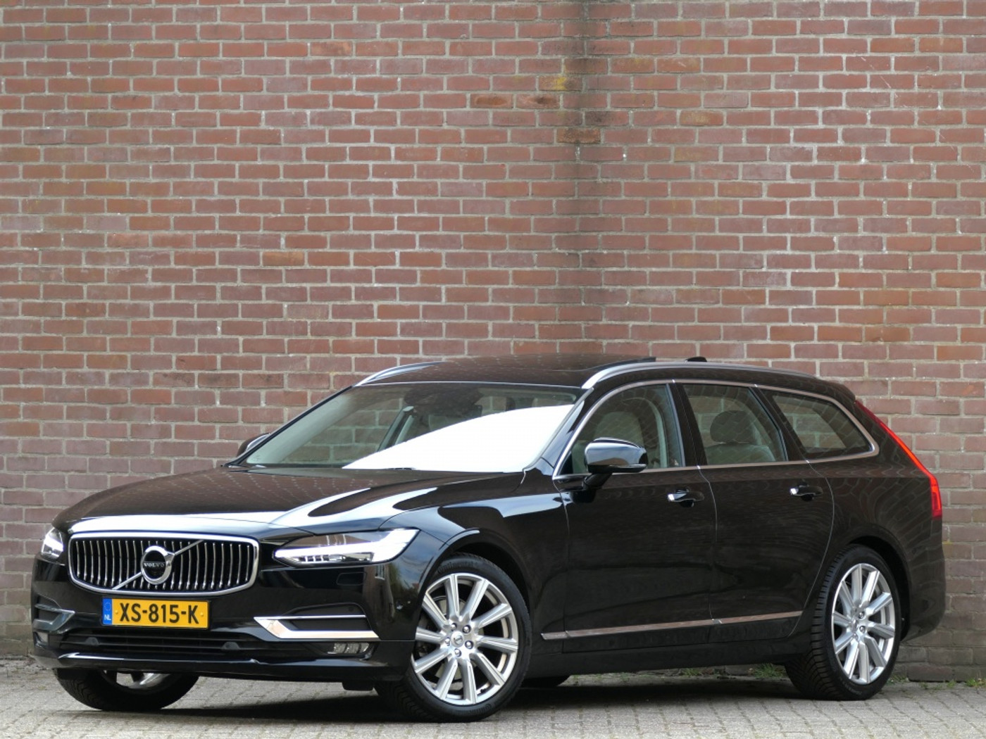 Volvo V90 T5 AUT Inscription Panoramadak / Camera / Blis / Trekhaak 2016 - voorkant