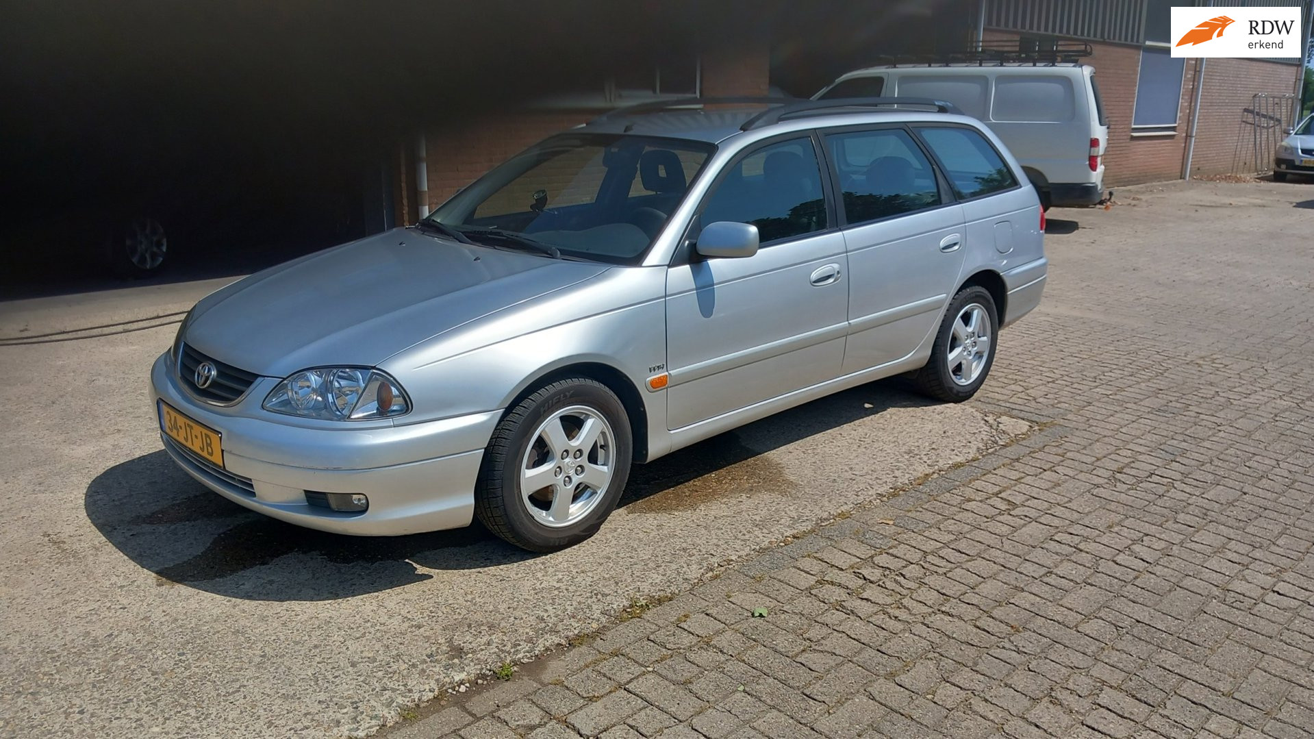 Toyota Toyota Avensis 1.8-16V Linea Luna airco 2002 - voorkant