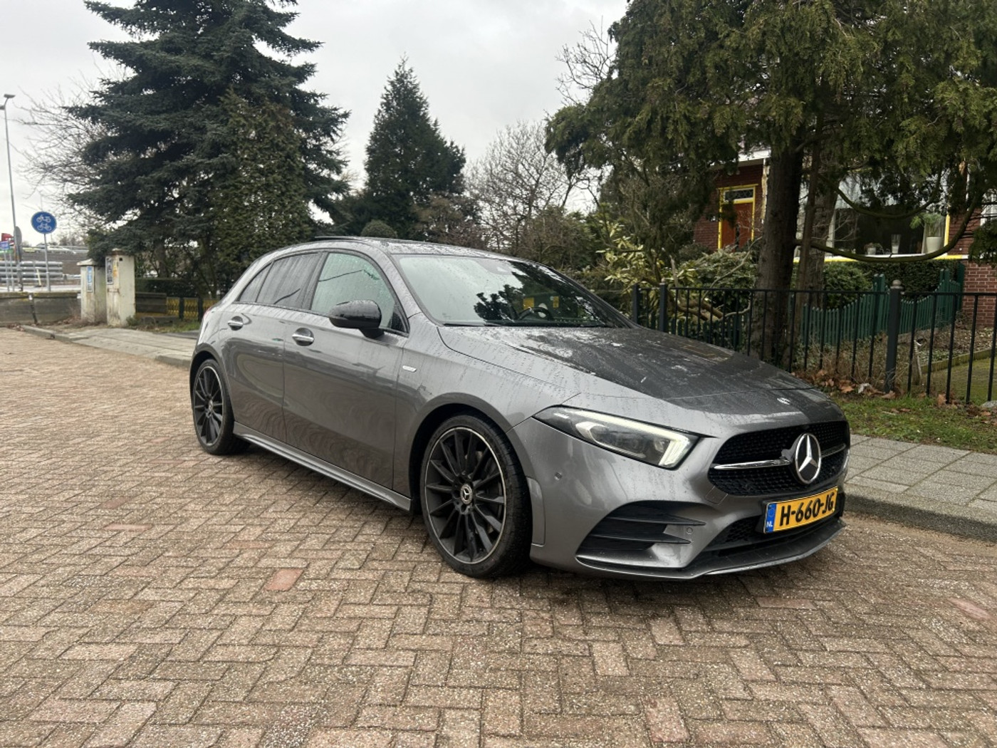 Mercedes-Benz A 220 220 Edition AMG PANO KEYLESS CAMERA 2019 - voorkant