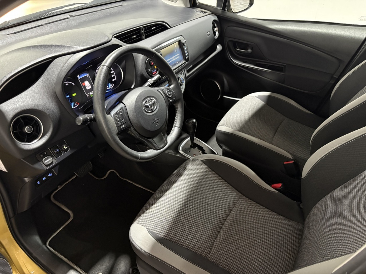 Foto van Toyota Toyota Yaris Hybrid