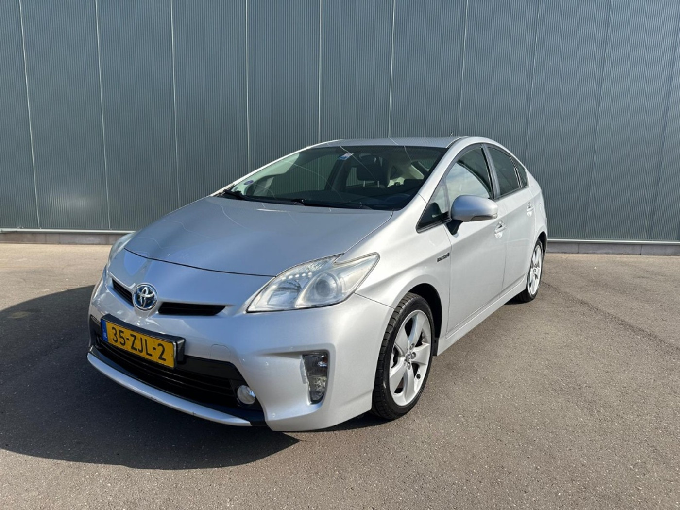 Toyota Toyota Prius 1.8 Comfort CAMERA | HUD | NAP ! 2012 - voorkant