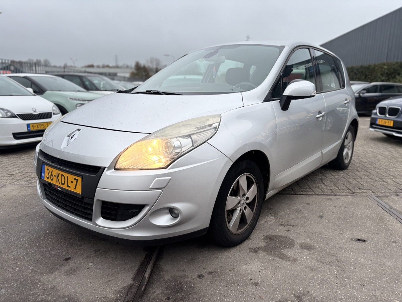 Renault Megane Scenic 2.0 Dynamique AUTOMAAT! 2009 - voorkant