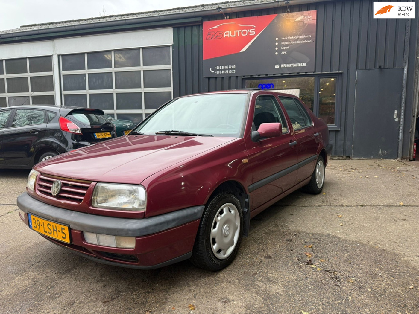 Volkswagen Vento 1.8 CL /Nieuwstaat/Weinig KM 1996 - voorkant