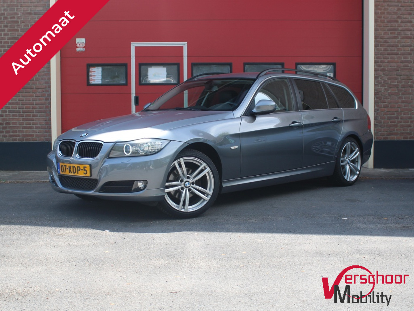 BMW 3er Reihe 318i Business Line 2009 - voorkant