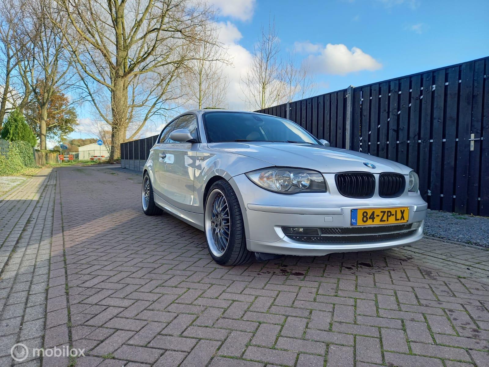 BMW 1-serie 118i Business Line 2008 - voorkant