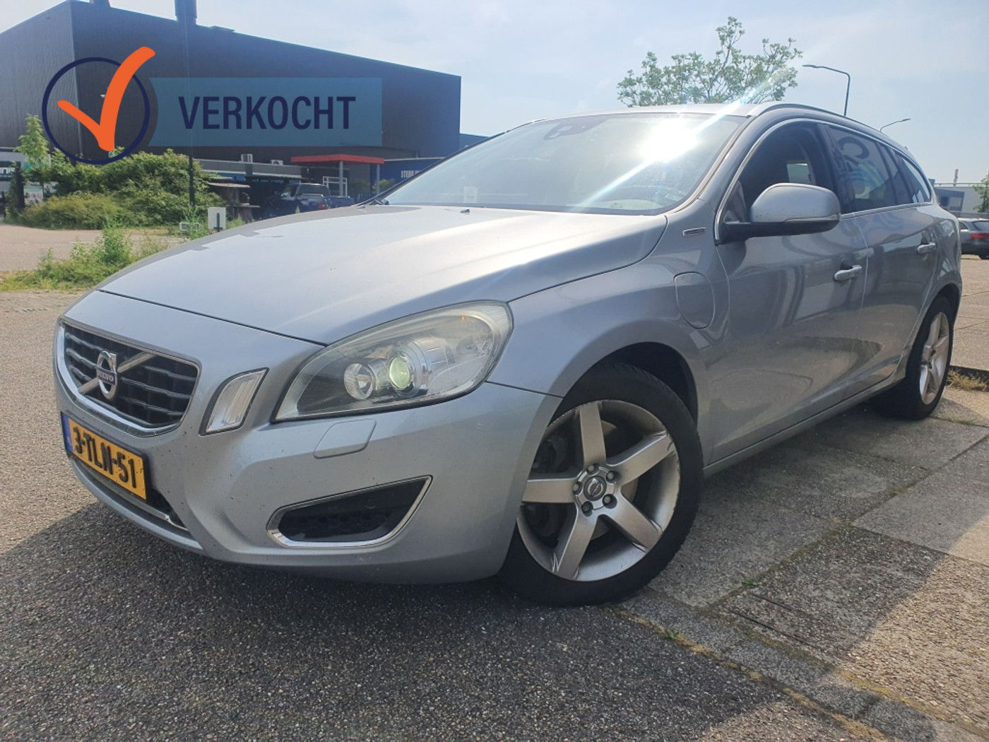 Volvo V60 Plug In Hybrid 2.4 D6 AWD Pl.i Sum. 2013 - voorkant