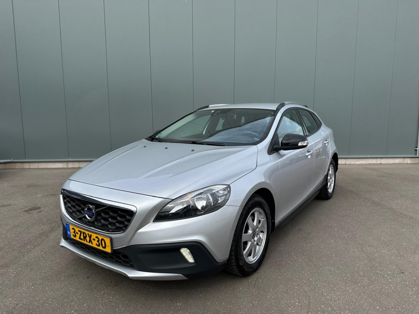 Volvo V40 1.6 D2 Momentum 2014 - voorkant