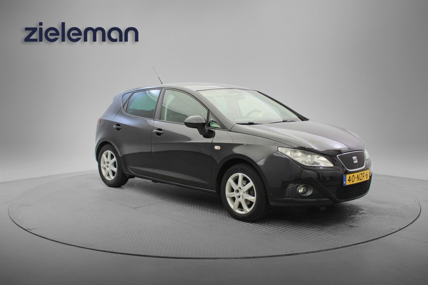 Seat Ibiza 1.2 TDI Style Ecomotive - Airco, Cruise, Trekhaak 2011 - voorkant