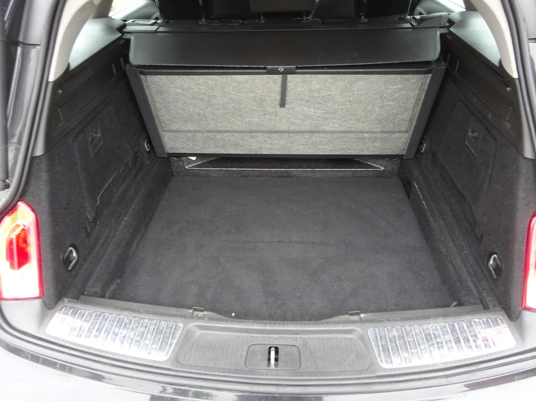 Foto van Opel Insignia Sports Tourer SW