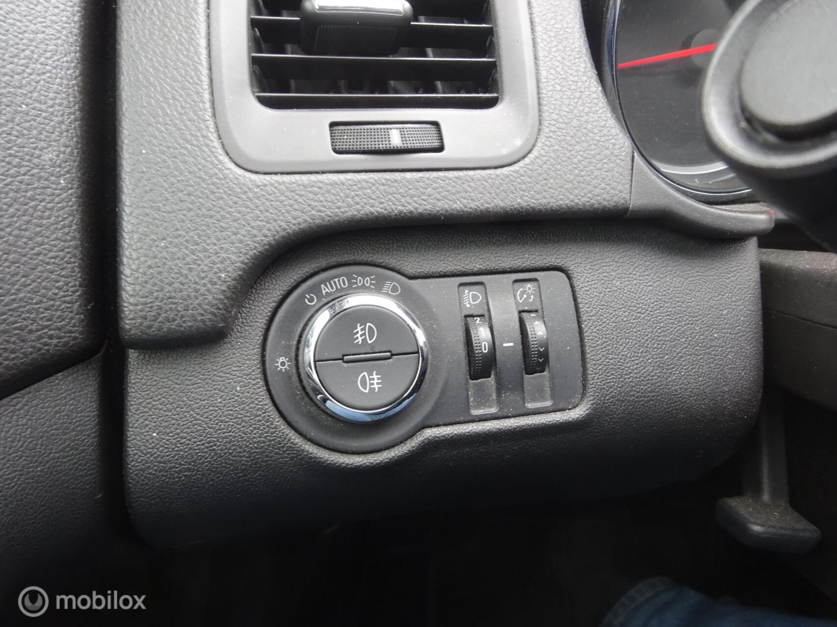 Foto van Opel Insignia Sports Tourer SW