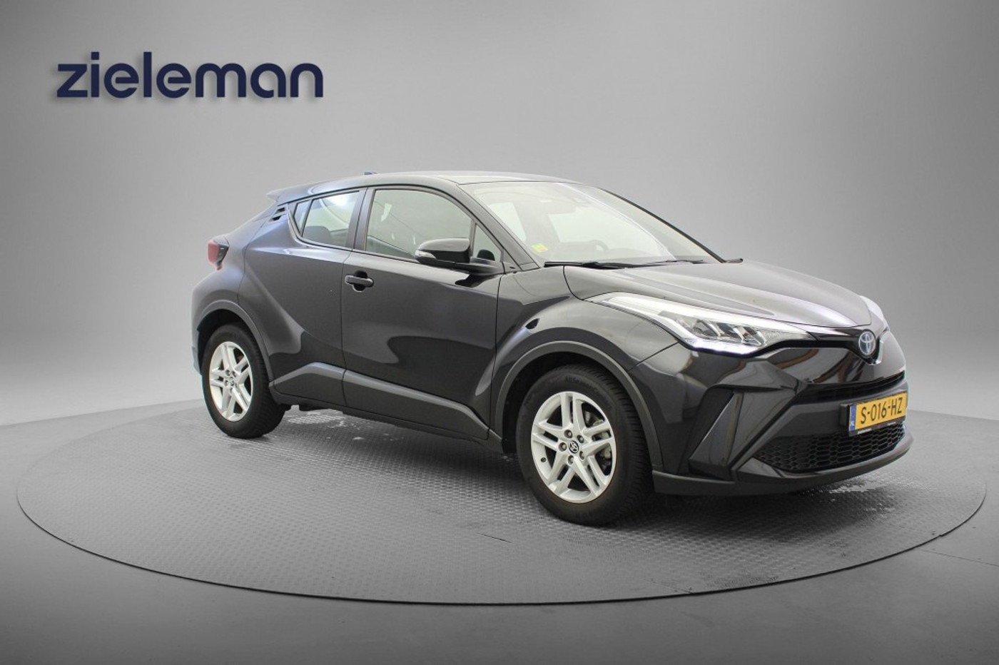 Toyota Toyota C-hr 1.8 Hybrid Business - Carplay, Camera, Cruise, Clima 2023 - voorkant