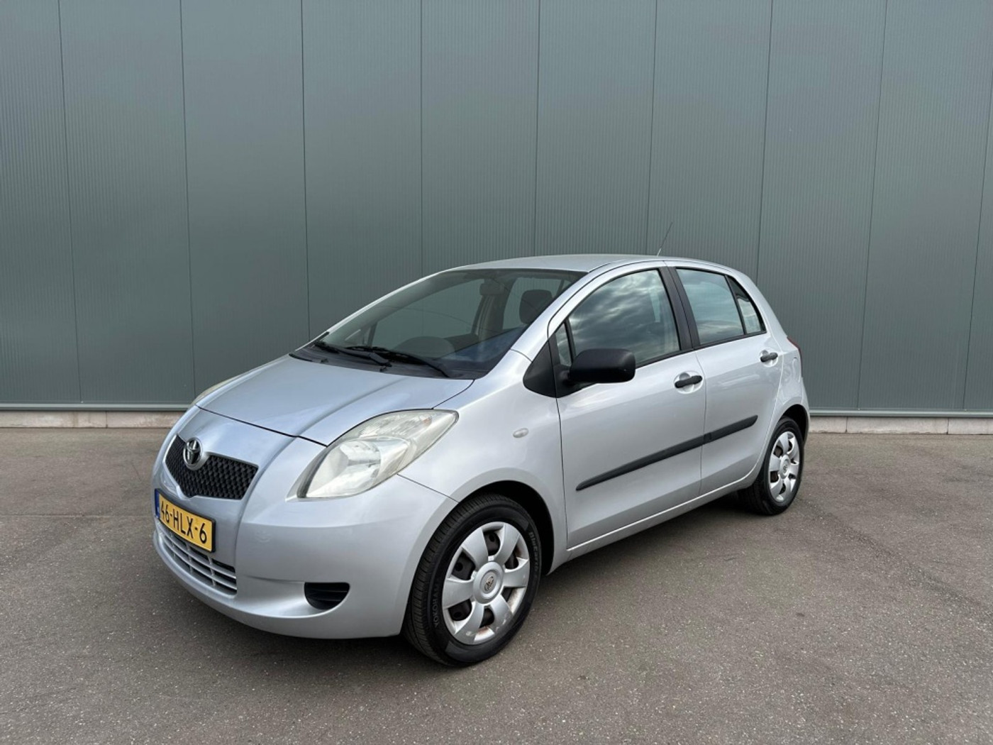Toyota Toyota Yaris 1.3 VVTi Sol AIRCO | NAP ! 2009 - voorkant