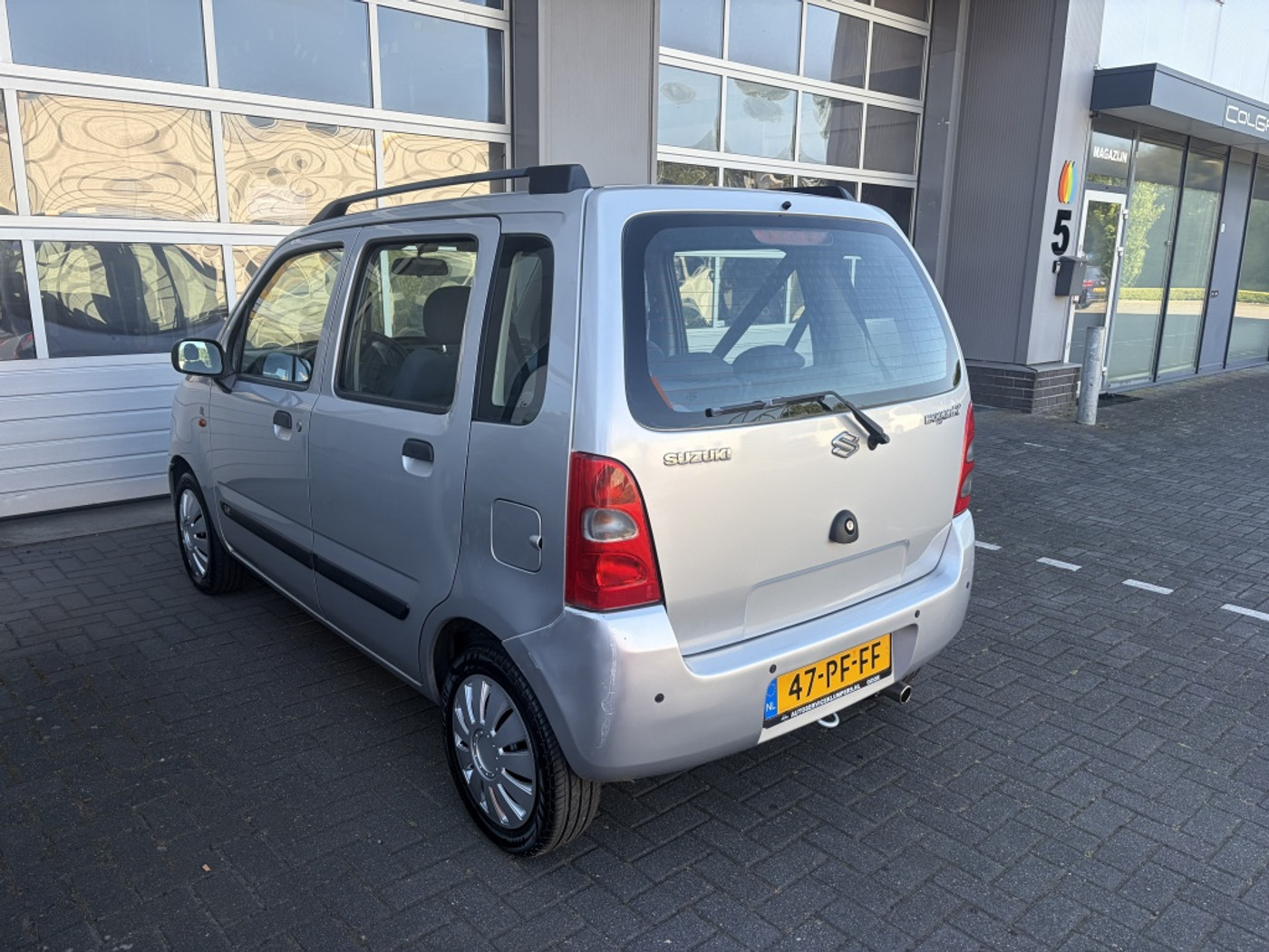 Foto van Suzuki Wagon R