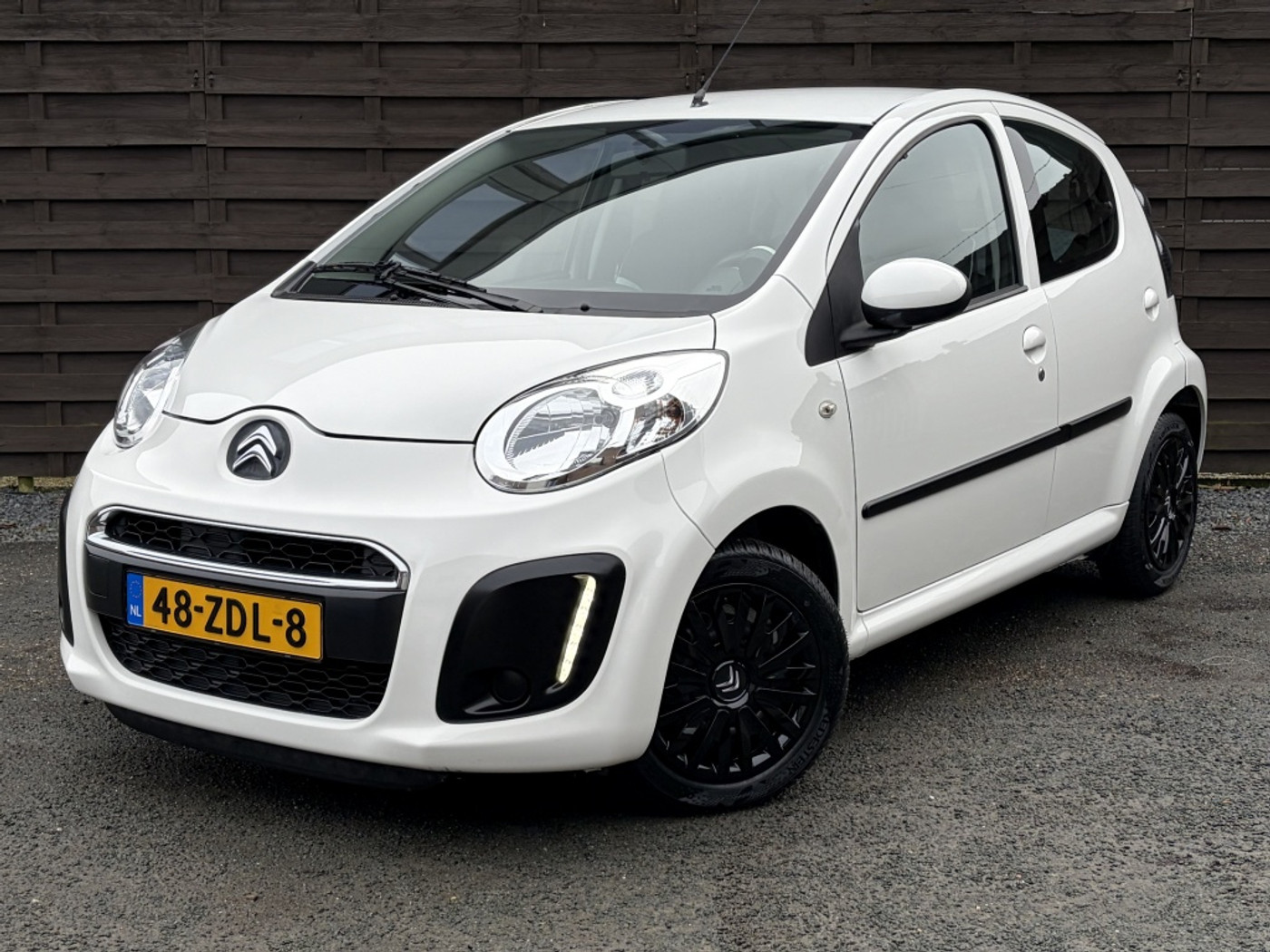 Citroen Citroen C1 1.0 Collection / Airco / Bluetooth  / LED / NAP 2012 - voorkant