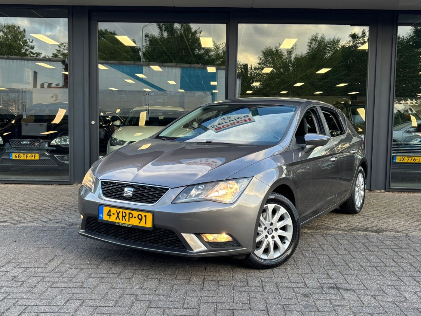 Seat Leon 1.2 TSI Style zeer netjes “NAP” Clima/cruise + Elektr. Pak 2014 - voorkant