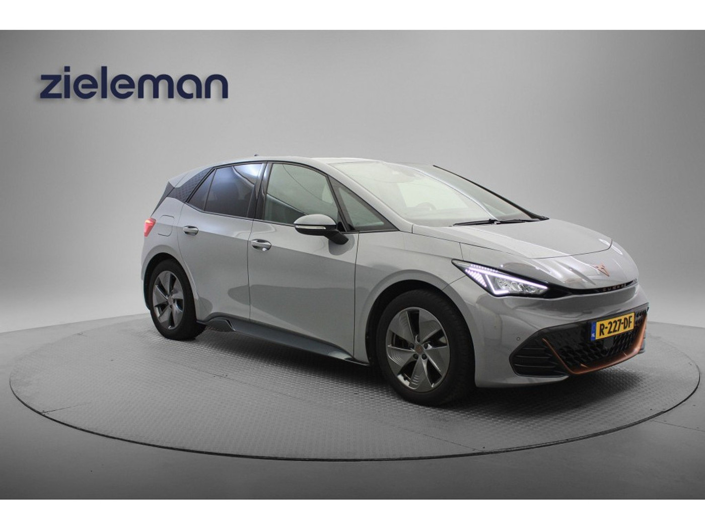 Cupra Born Business 2022 - voorkant