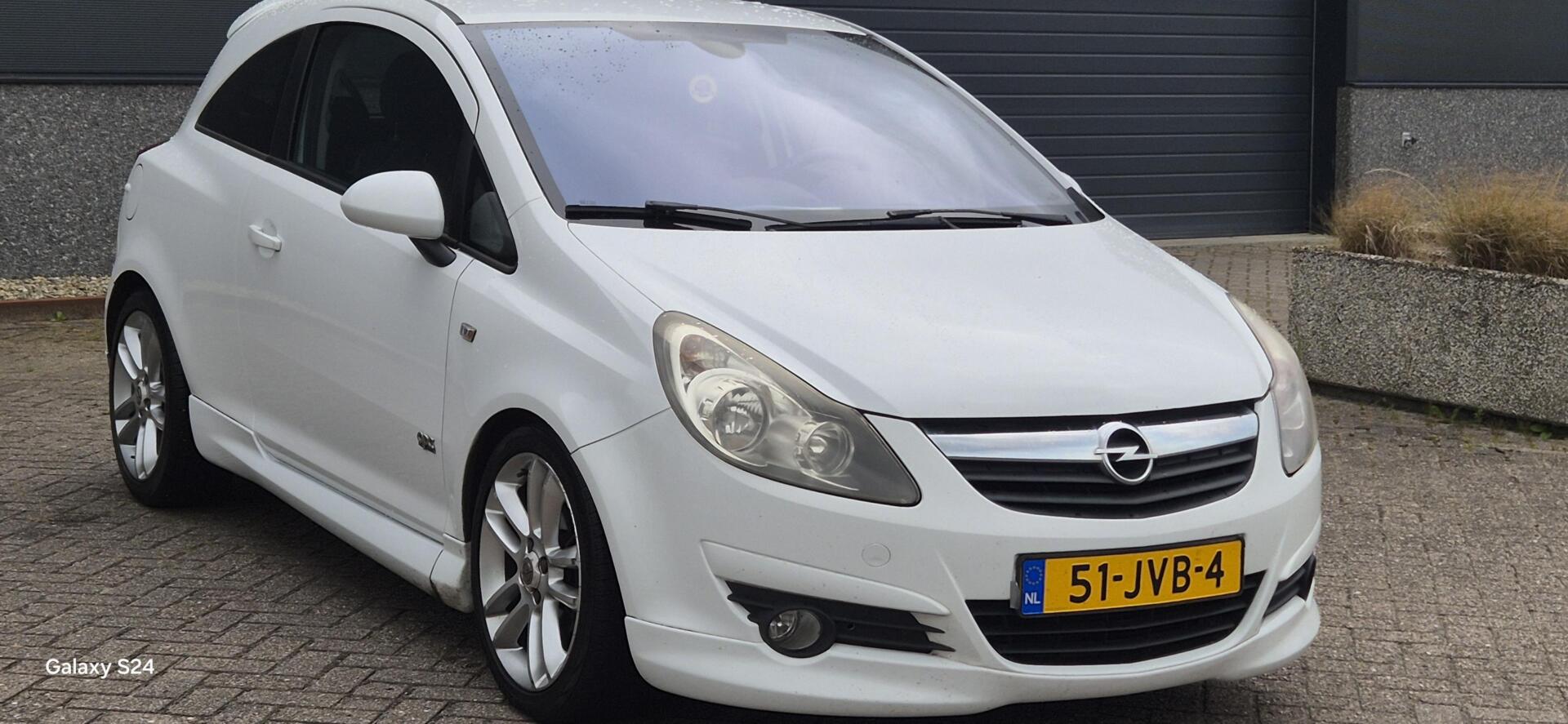 Opel Corsa 1.4-16V Sport?€1899,-? 2009 - voorkant
