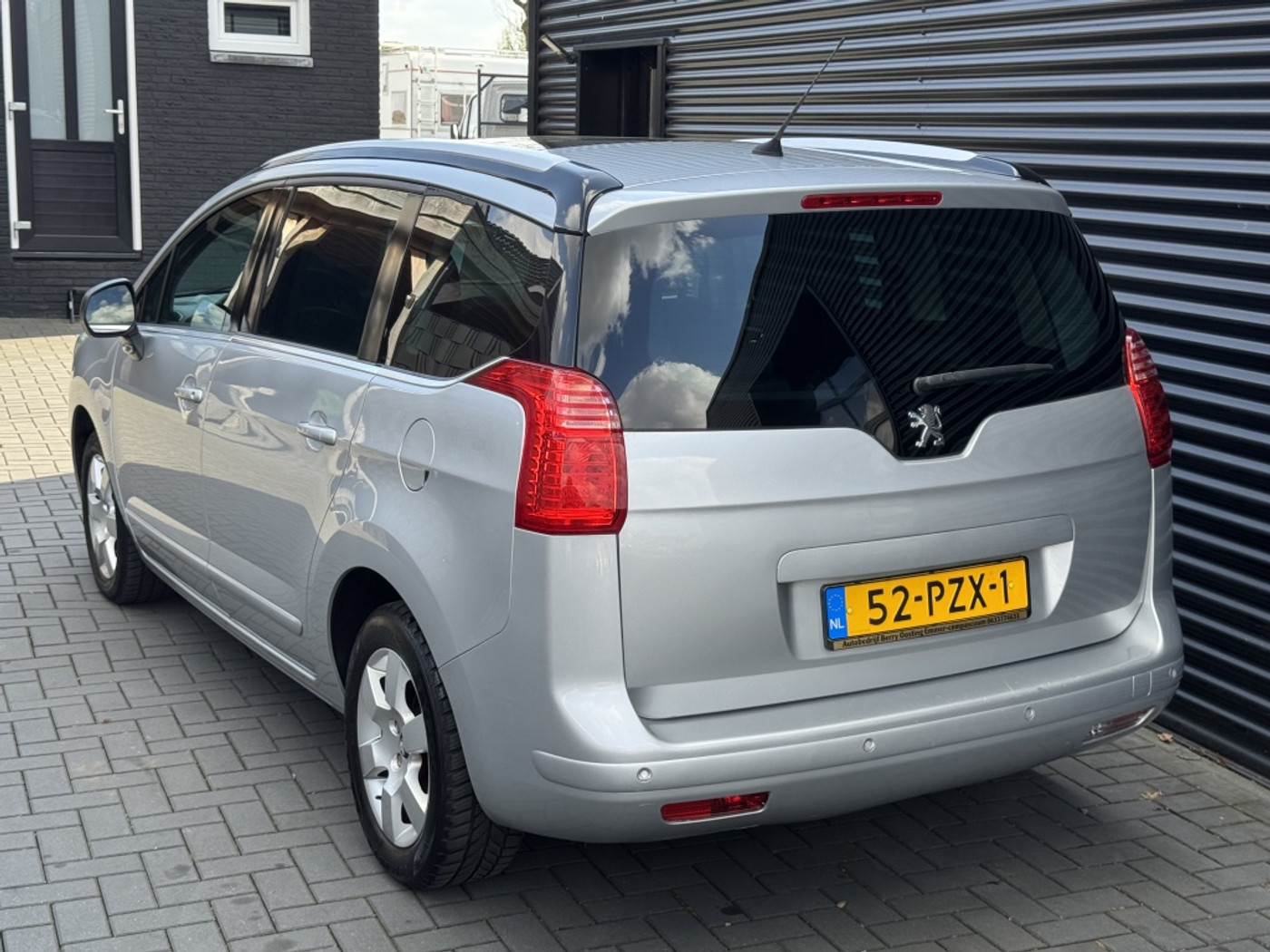 Foto van Peugeot 5008