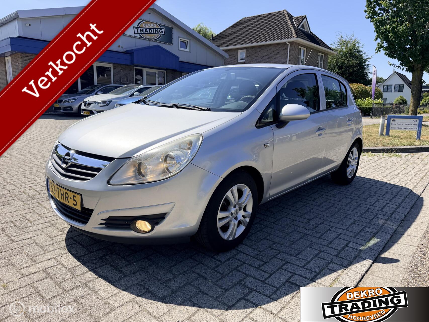 Opel Corsa 1.2-16V '111' Edition 5 drs Airco Cruise 2010 - voorkant