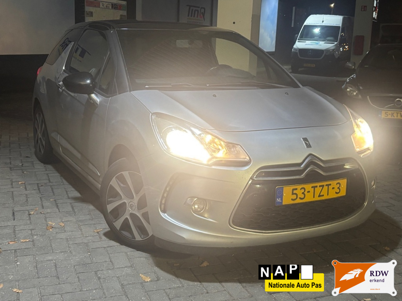 Citroen Ds3 1.6 e-HDi So Chic Clima Cruise 2012 - voorkant