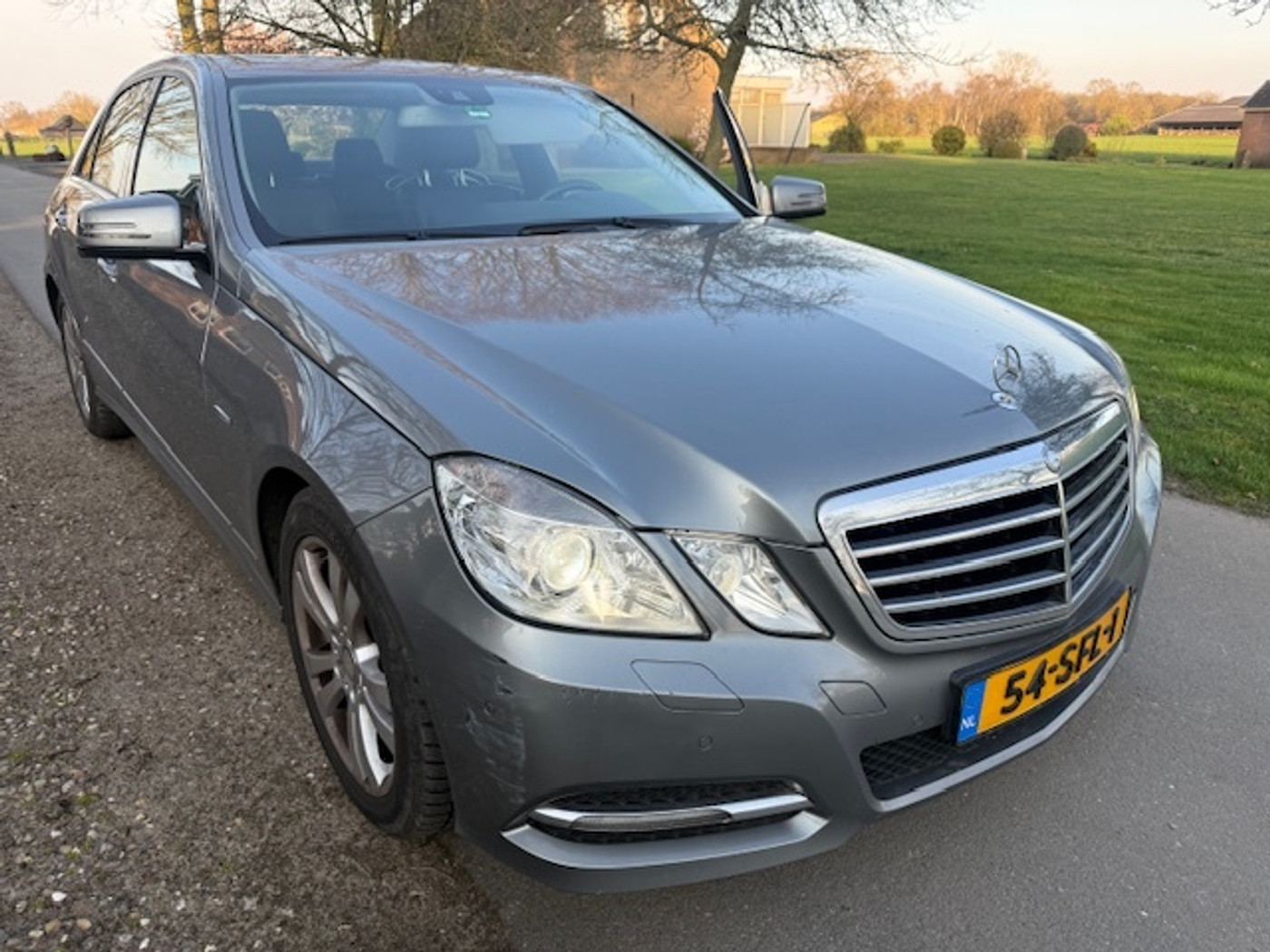 Mercedes-Benz E 300 CDI 300 CDI Avantgarde 2011 - voorkant