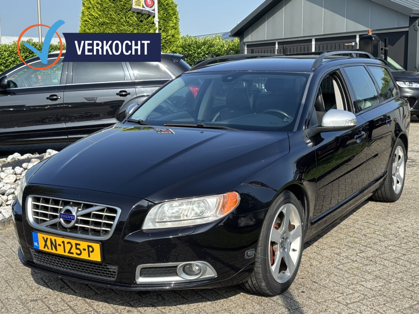 Volvo V70 2.5 Turbo 232PK R-Design 2010 Xenon Handgeschakeld 2010 - voorkant