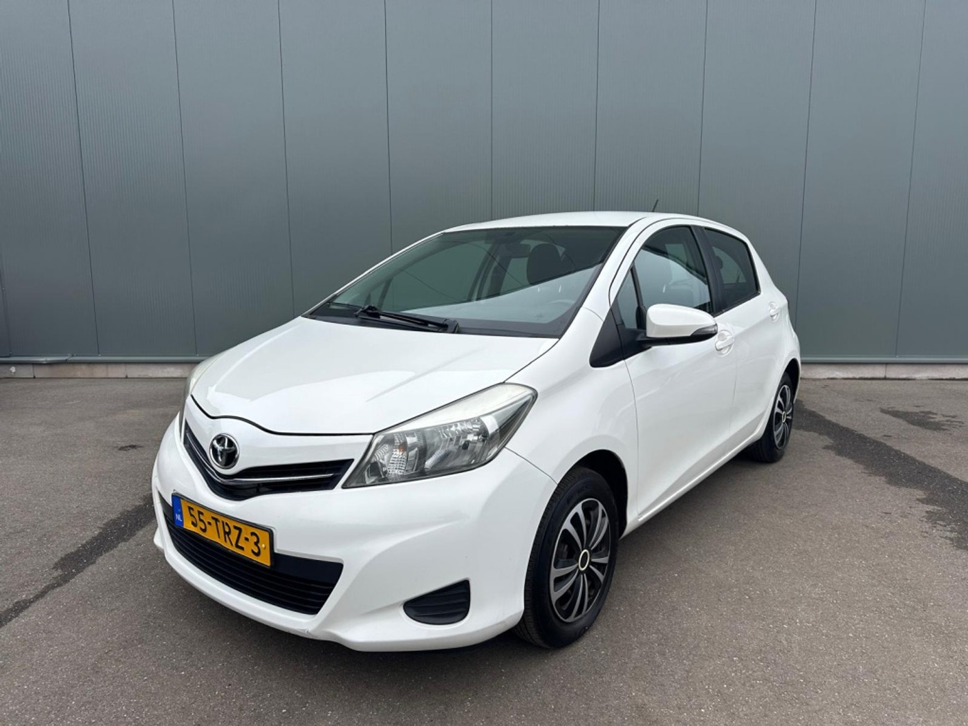 Toyota Toyota Yaris 1.0 VVT-i Aspiration AIRCO | CAMERA | NAP ! 2012 - voorkant
