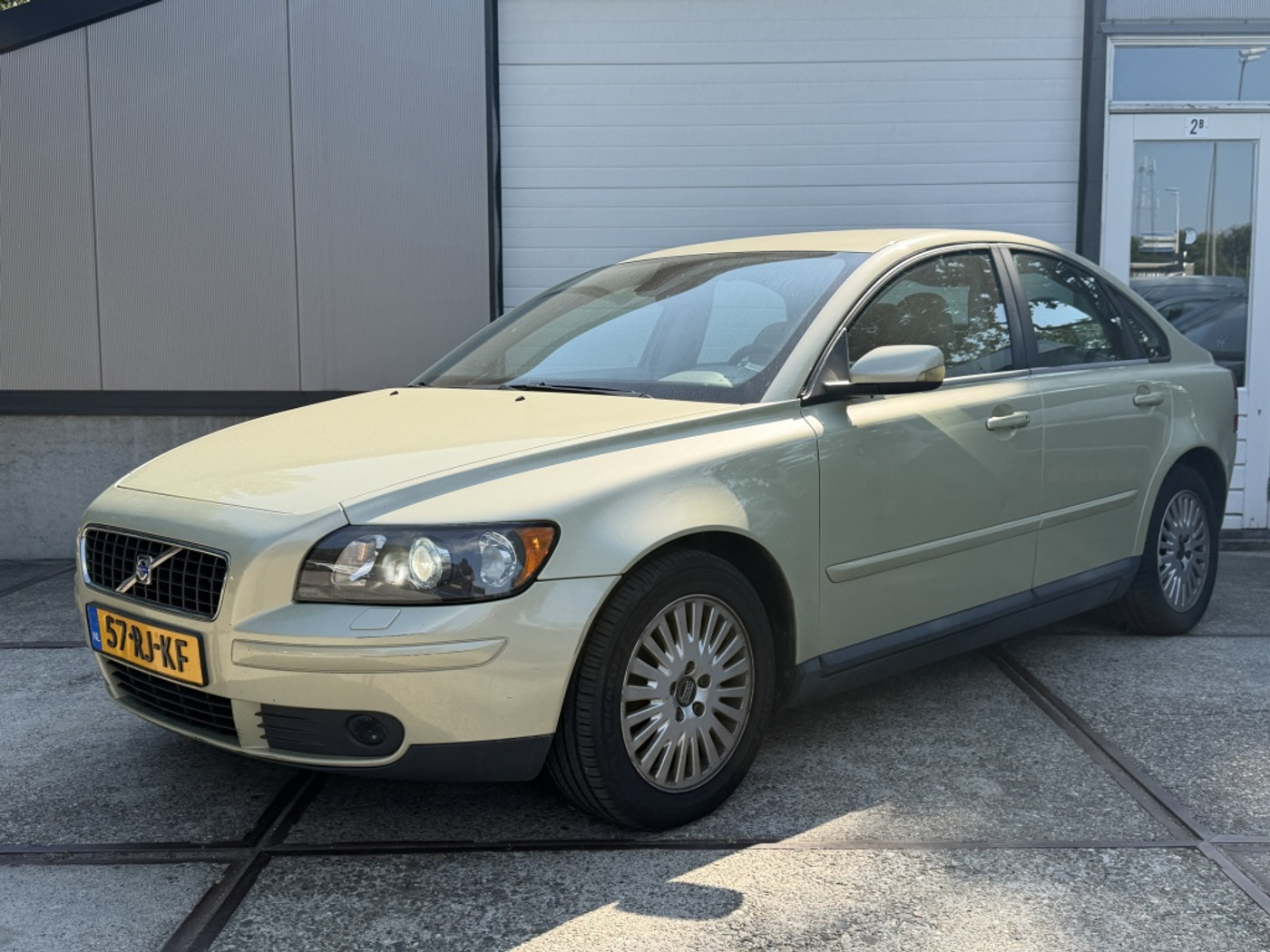 Volvo S40 2.4 Summum | Airco | Cruise |Navi | Lm velgen 2005 - voorkant