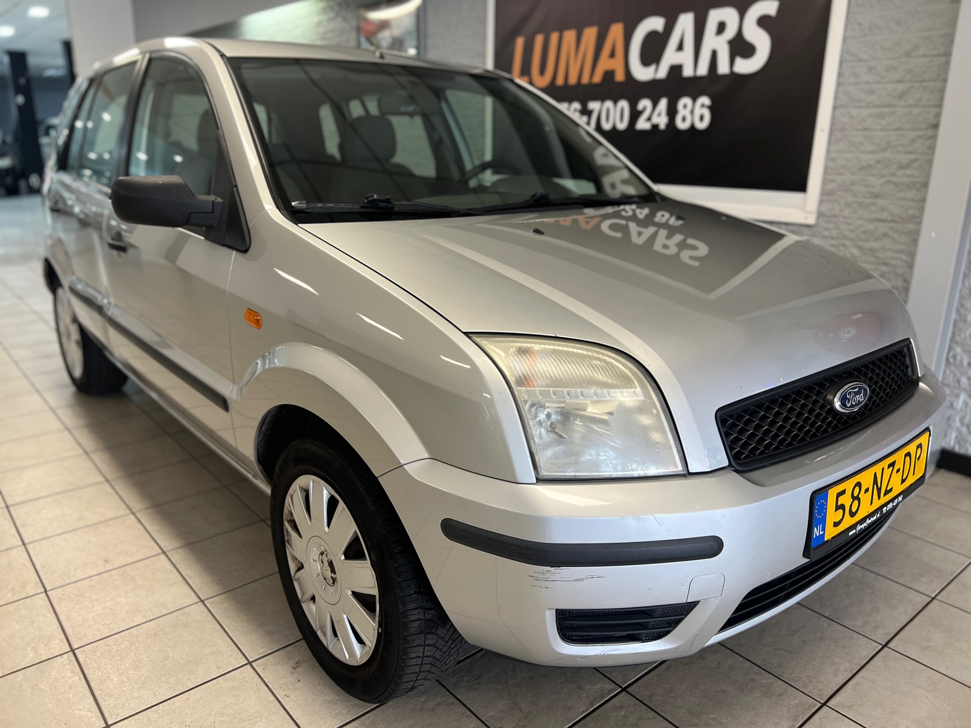 Ford Fusion 1.4-16V Celebration | Nieuwe APK | trekhaak | 2004 - voorkant