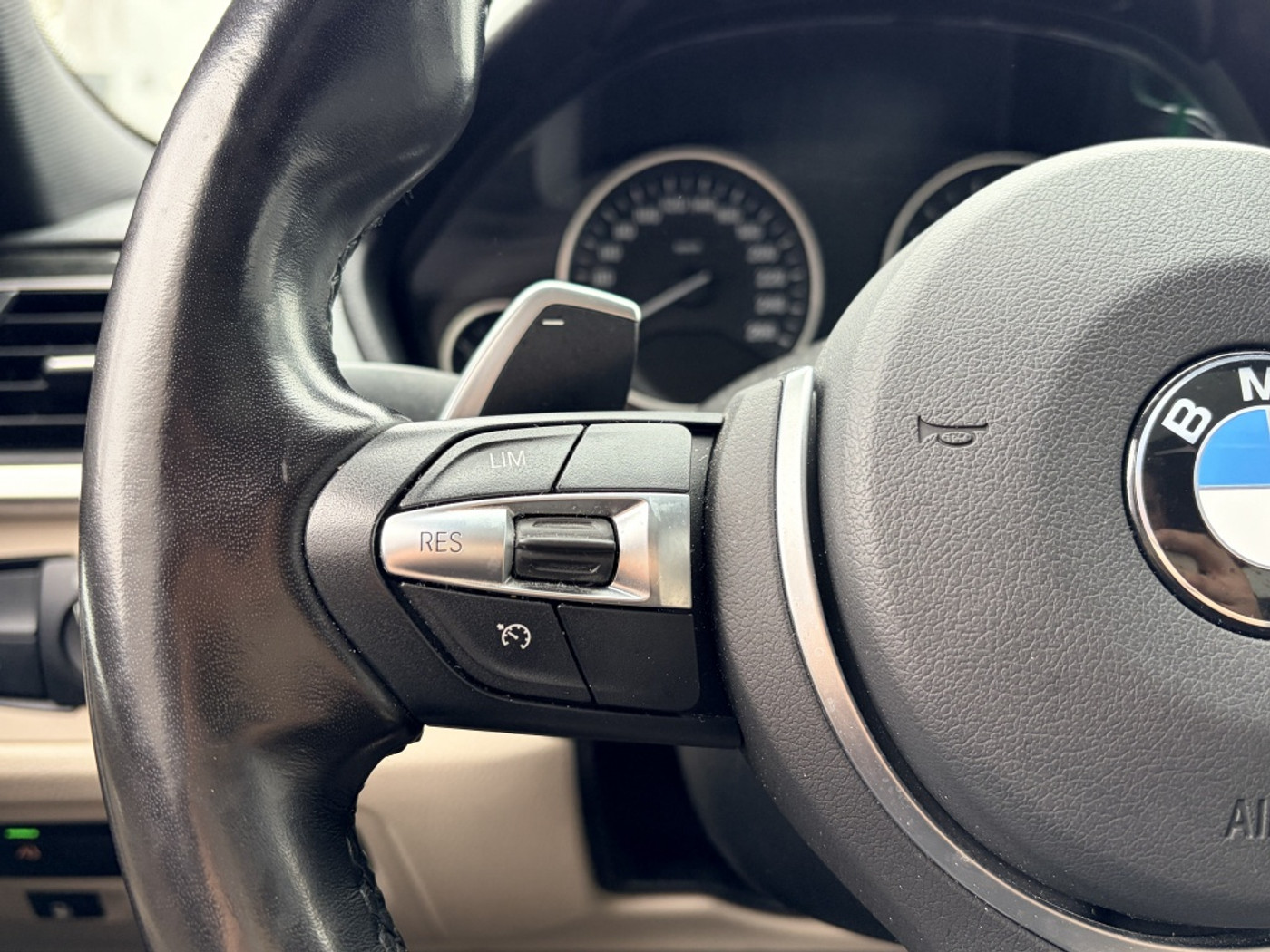 Foto van BMW 330e