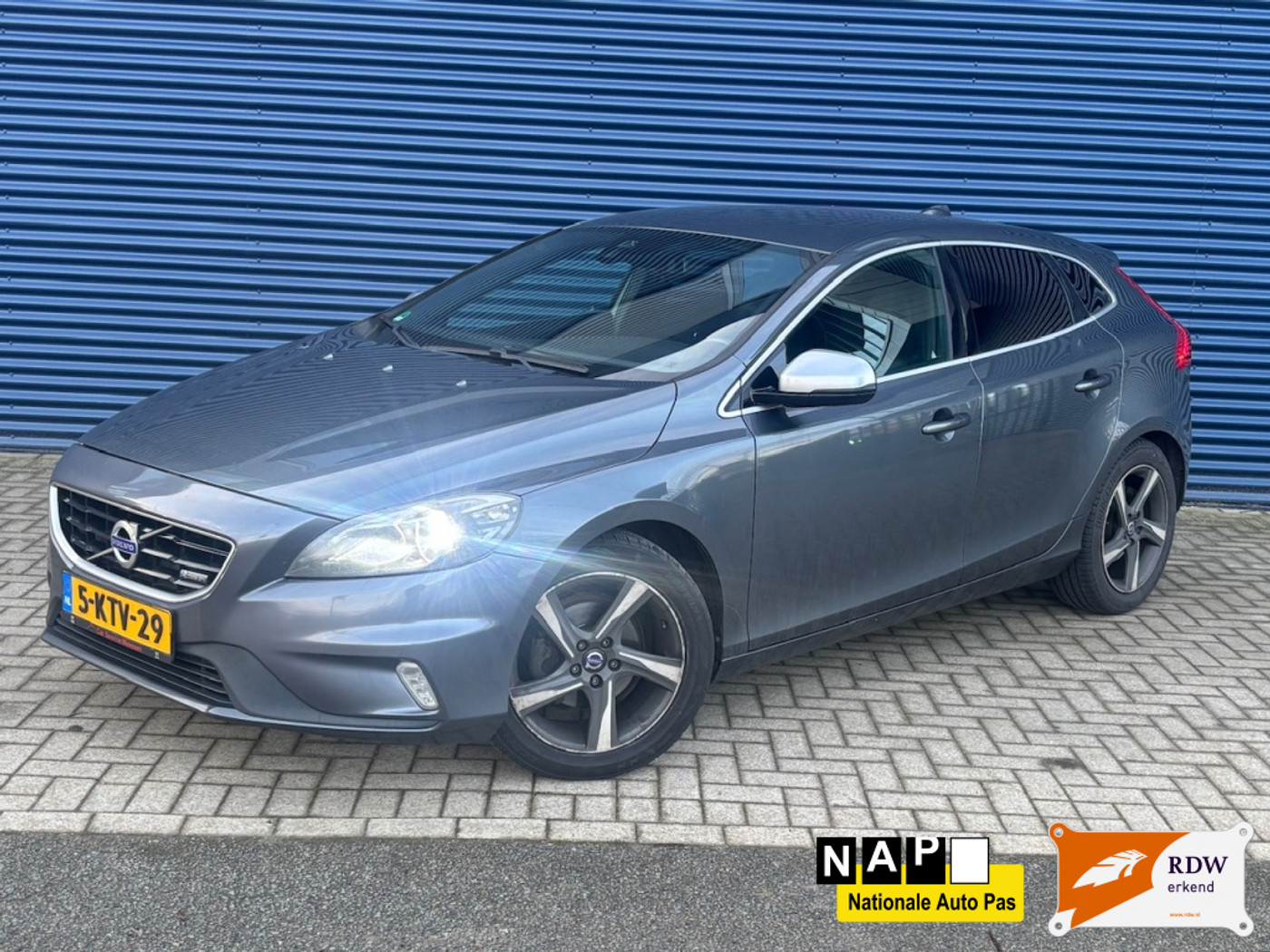 Volvo V40 MV8461?? 2013 - voorkant