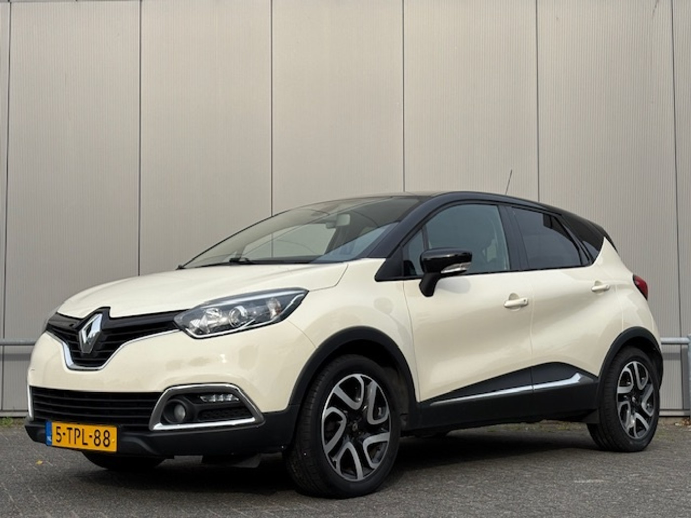 Renault Captur 0.9 TCe Dynamique 2014 - voorkant