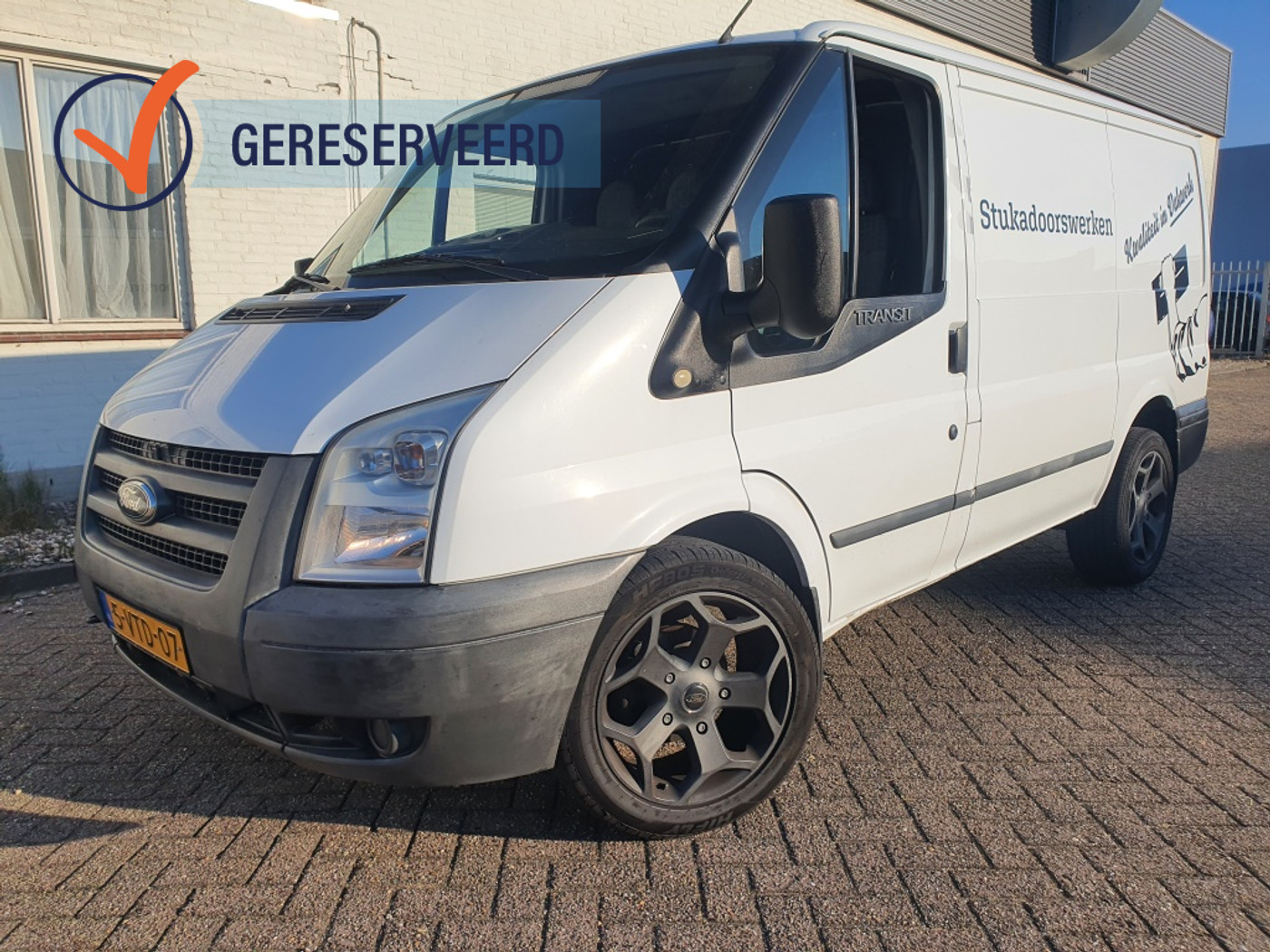 Ford Transit 260s Van 85dpf LR 4.23 260S 2.2 TDCI Econ  AIRCO|18"|APK|NAP|EURO 5|2012 2012 - voorkant