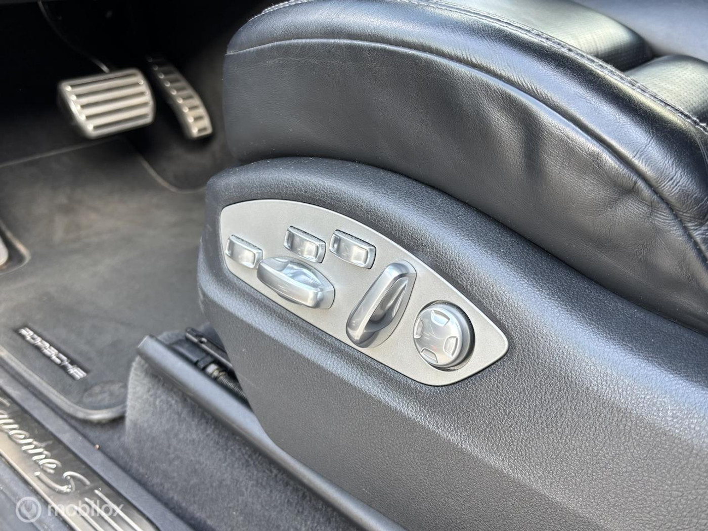 Foto van Porsche Cayenne S E-hybrid