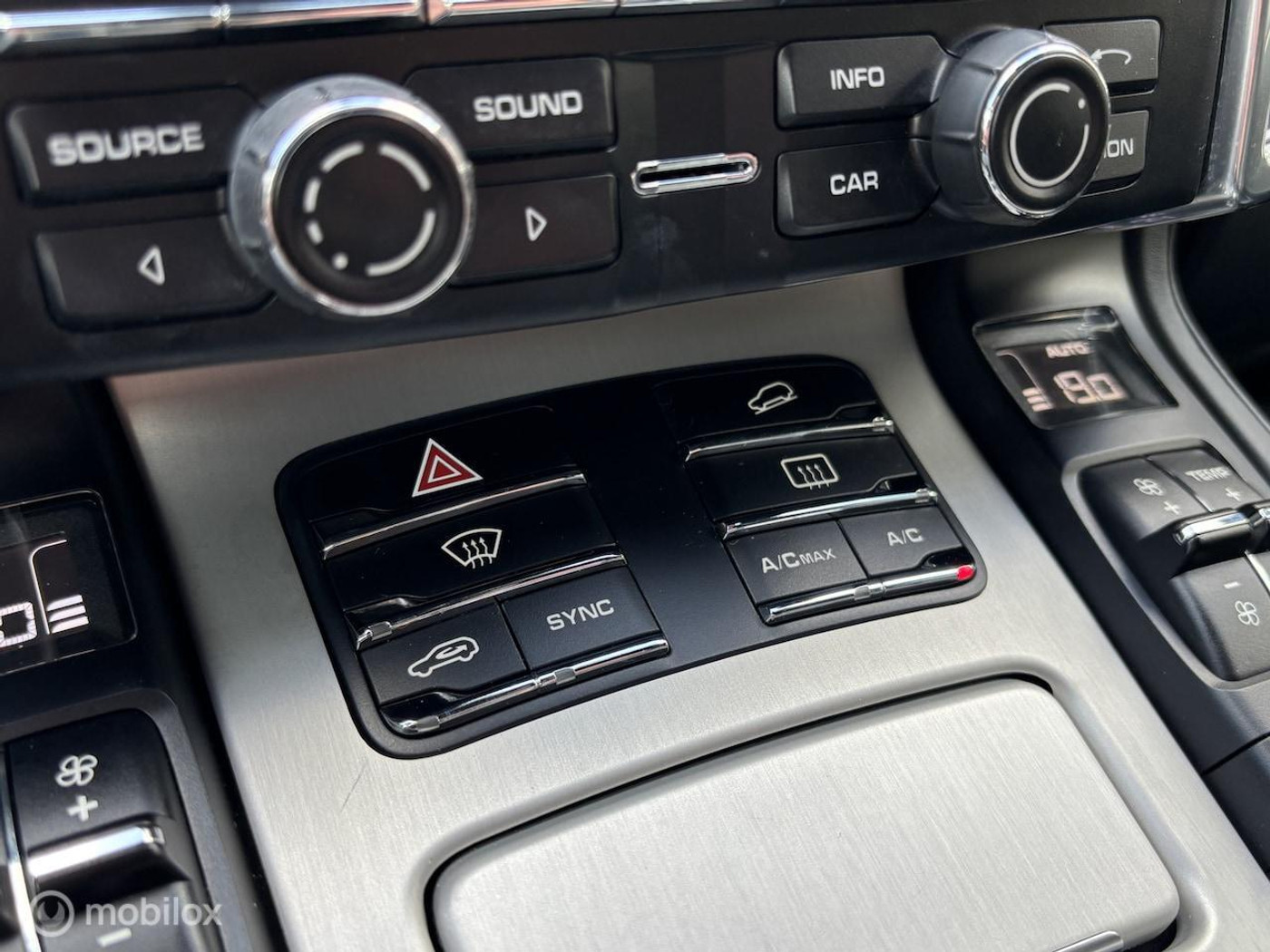 Foto van Porsche Cayenne S E-hybrid