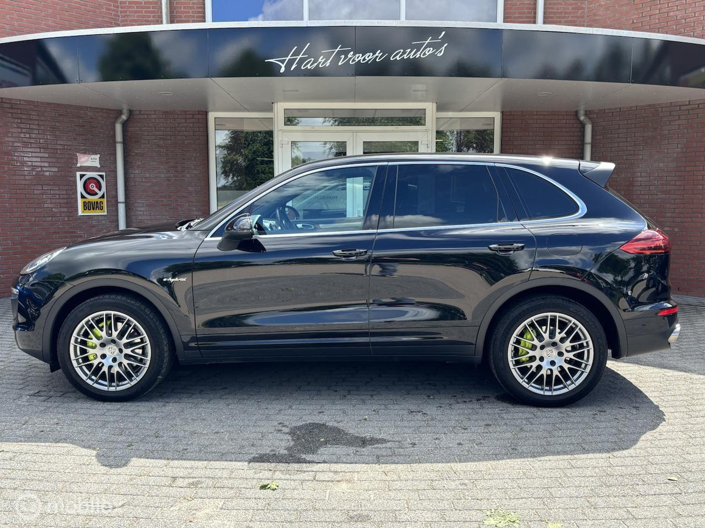 Foto van Porsche Cayenne S E-hybrid