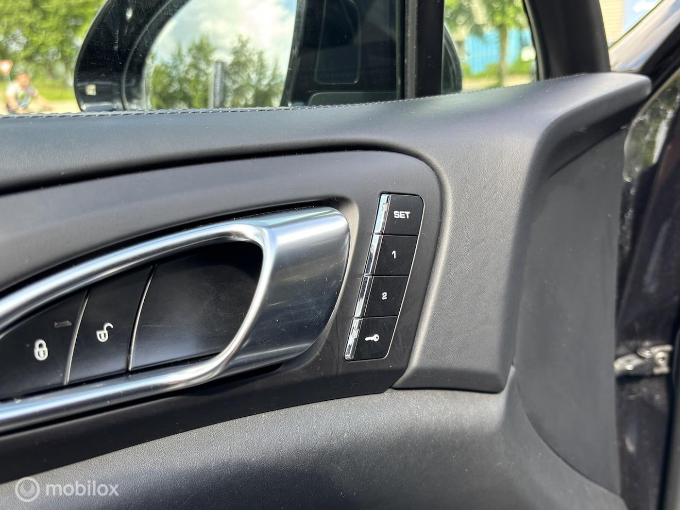 Foto van Porsche Cayenne S E-hybrid