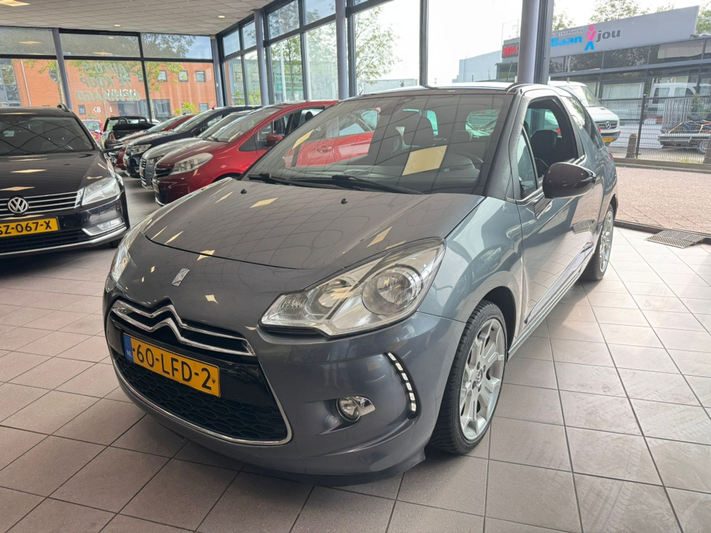 Citroen Ds3 1.6 THP Sport Chic NAVI LMV APK 12-25 BJ 2010 !!! 2010 - voorkant