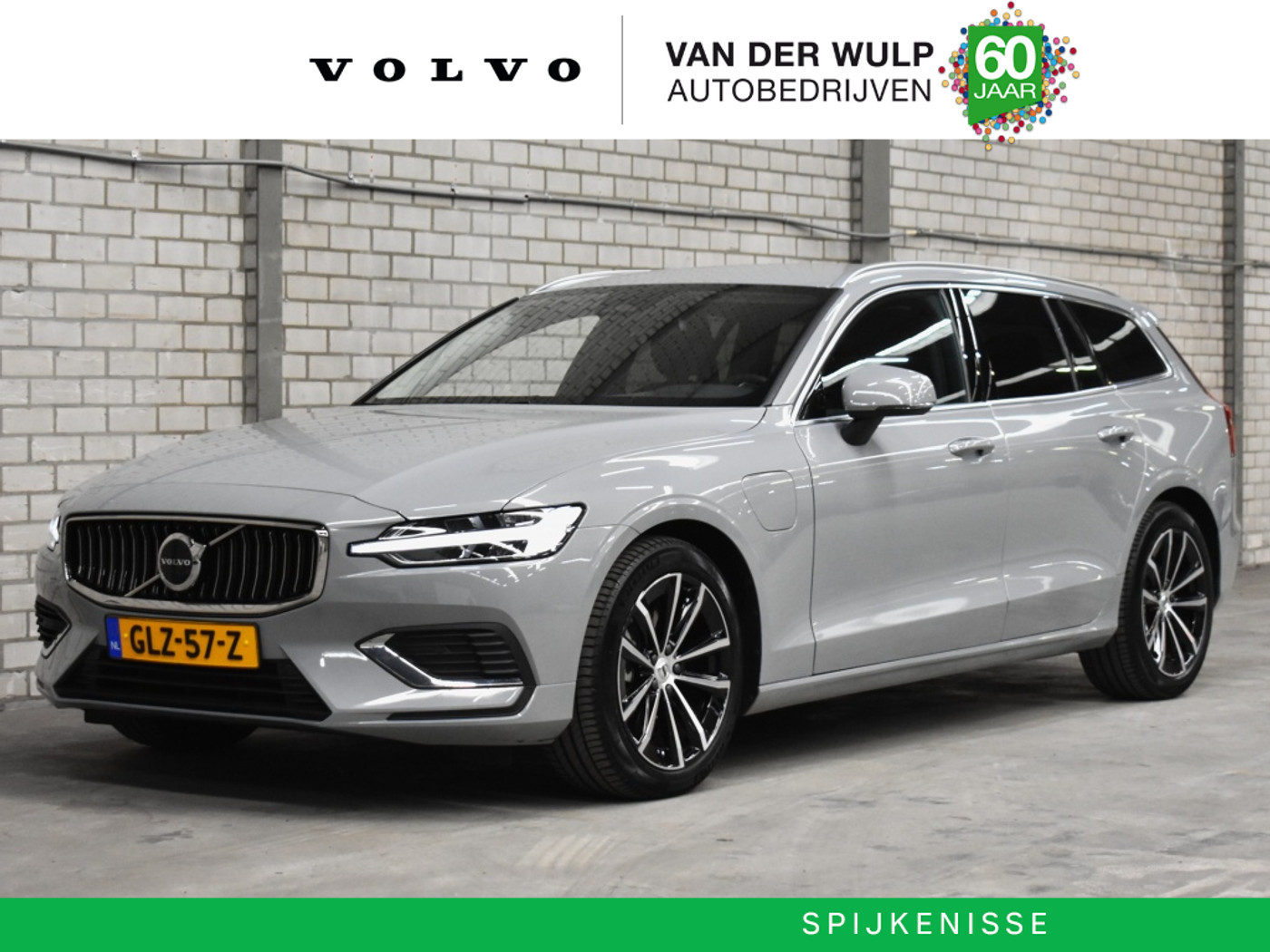 Volvo V60 T6 350PK AWD Essential Bright | 18'' | Getint Glas | Google Info 2024 - voorkant