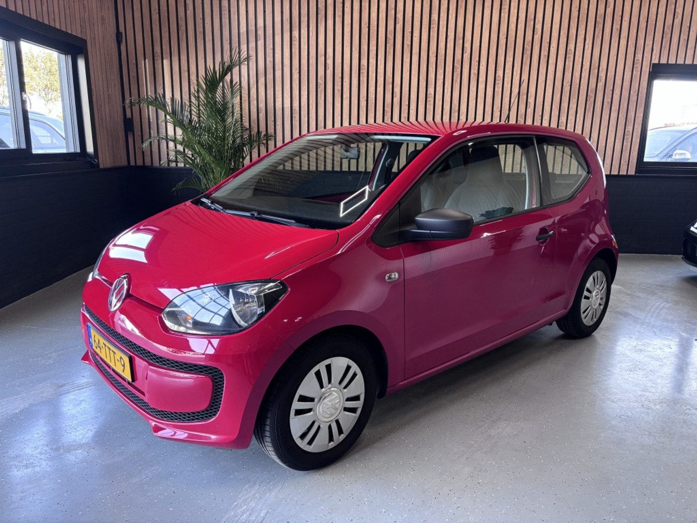 Volkswagen Up 1.0 take up! BlueM. AIRCO 2012 - voorkant