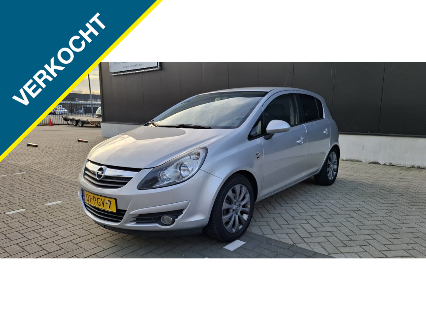 Opel Corsa 1.2 111 Edition 2011 - voorkant