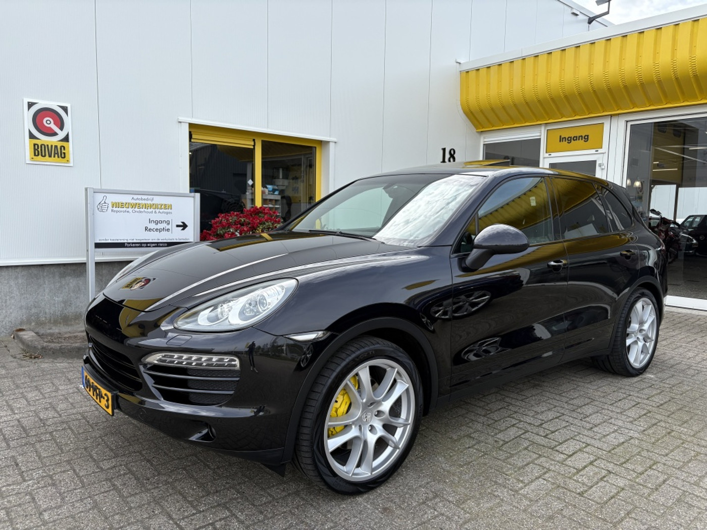 Porsche Cayenne S 4.8 S 400PK Trekhaak Schuifdak 2011 - voorkant