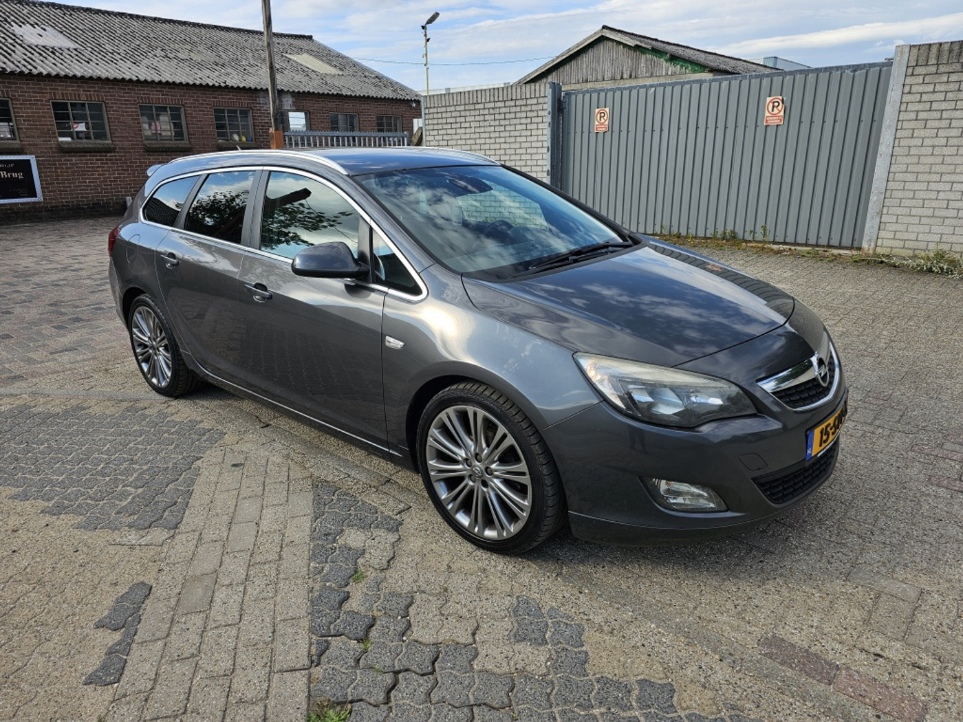 Foto van Opel Astra Sports Tourer