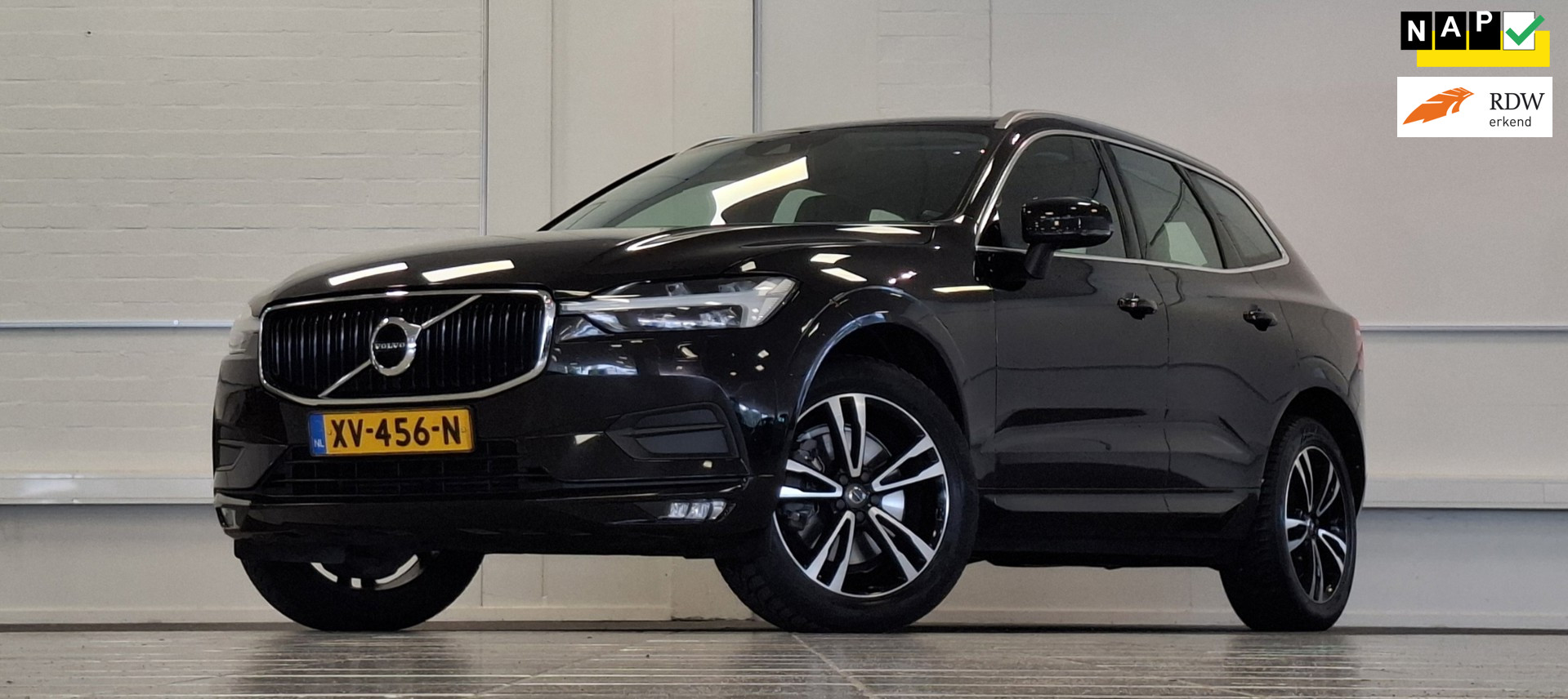 Volvo Xc60 2.0 T5 Momentum Lerenbekleding Trekhaak Business Pack Connect Plus 2019 - voorkant