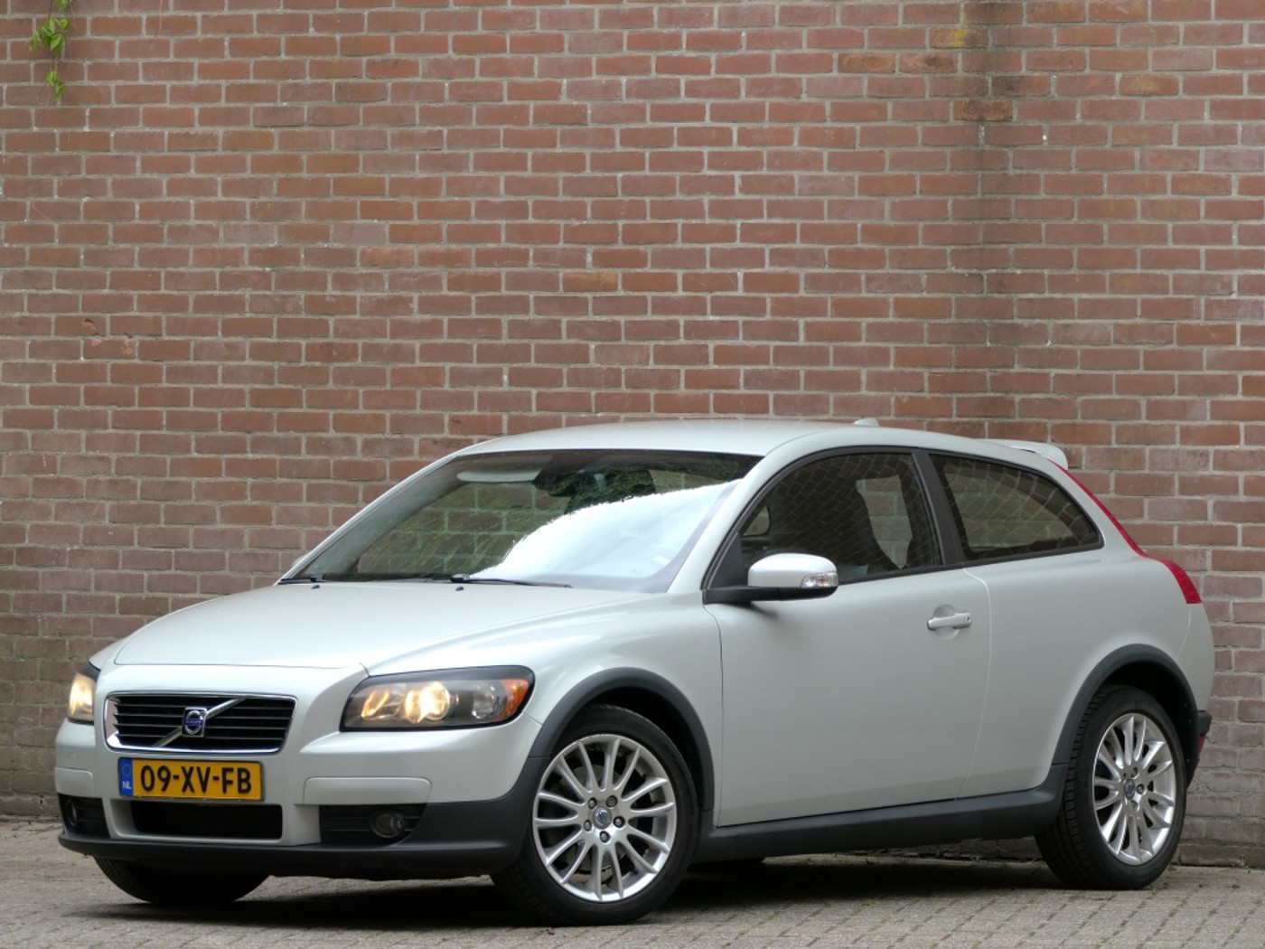 Volvo C30 2.4i Momentum Cruise Control / Regensensor / 17° wielen 2007 - voorkant