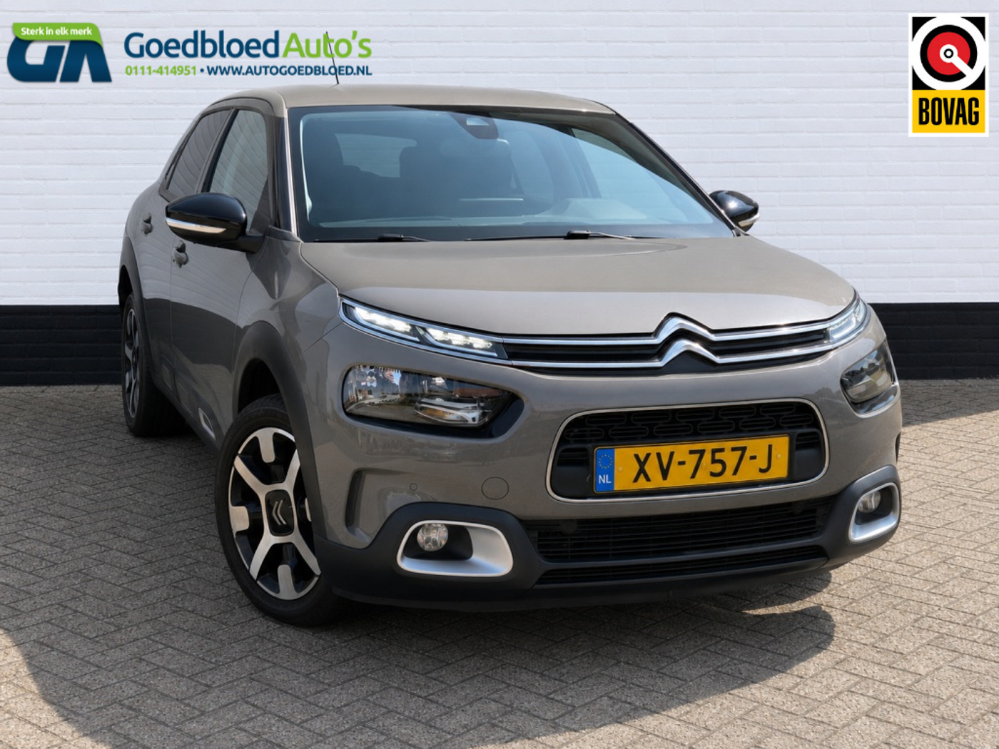 Citroen C4 Cactus 1.2 PureTech Shine | Automaat | Navigatie | Parkeersensoren v+a 2018 - voorkant